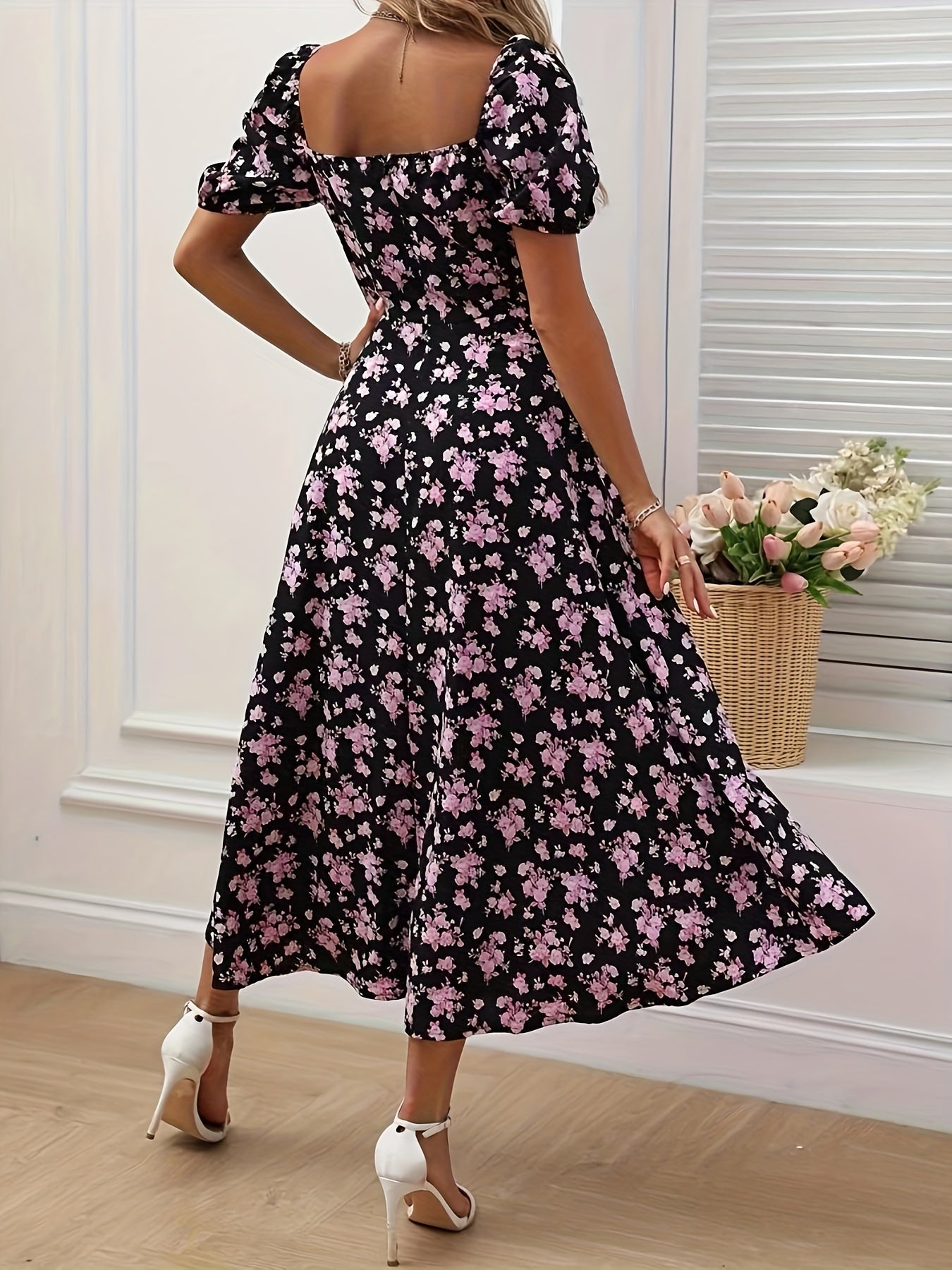 Mirella™ | Feminin Blomsterkjole