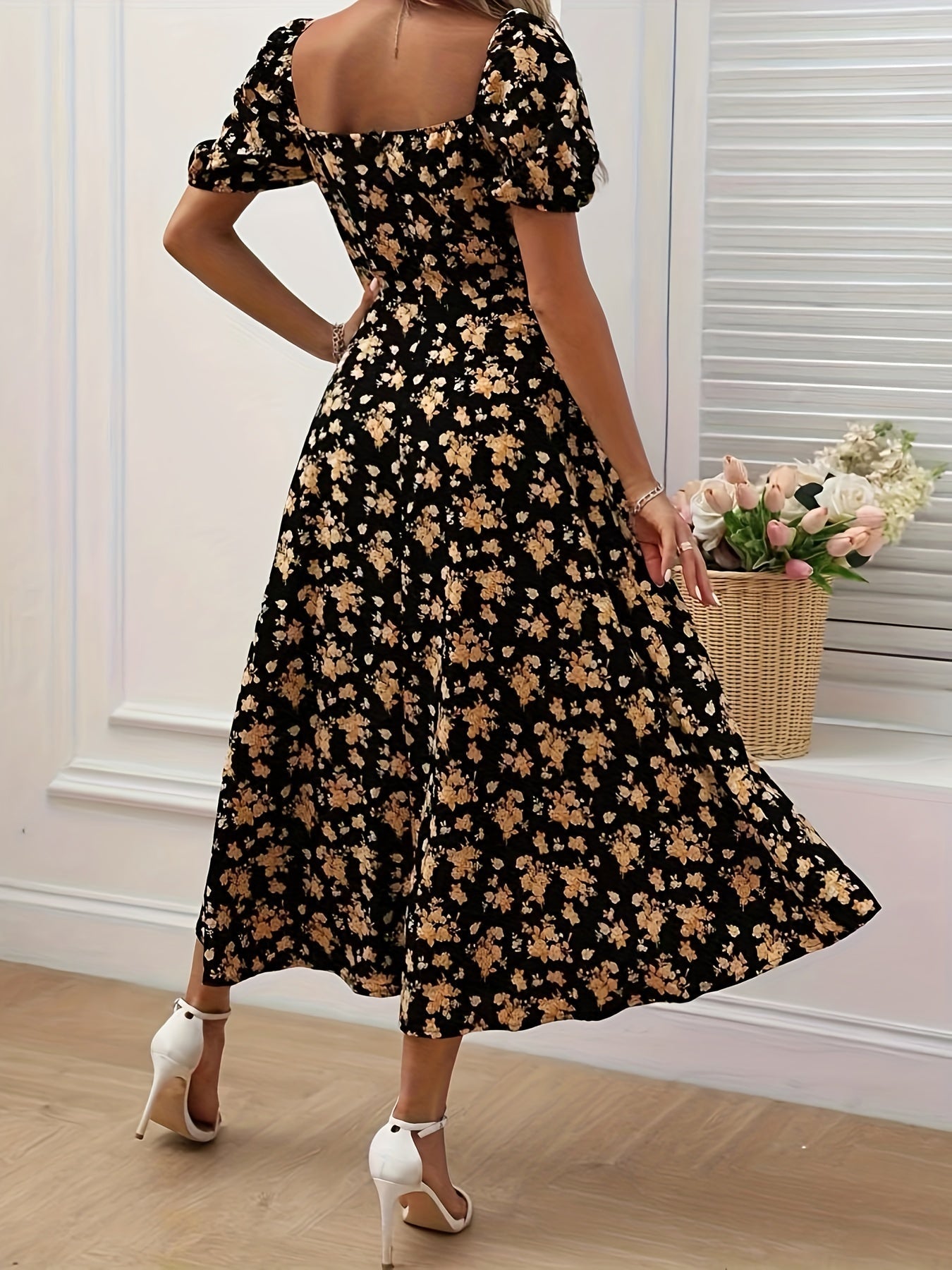 Mirella™ | Feminin Blomsterkjole